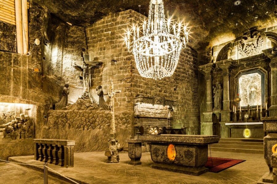Krakow: Wieliczka Salt Mine Skip-the-Line Live Guided Tour - How the guided route stays audible: headsets, group size, and positioning
