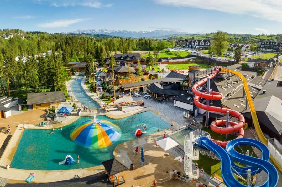 Krakow: Zakopane Cable Car, Vodka, Cheese & Hot Springs Tour - Zakopane free time and Krupówki: spend it like a local