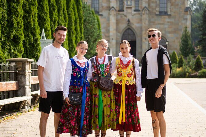 Krakow: Zakopane & Hot Springs Tour with Cable Car (Hotel Pickup) - Chochołów: Wooden Village, Fast Culture, Great Photos
