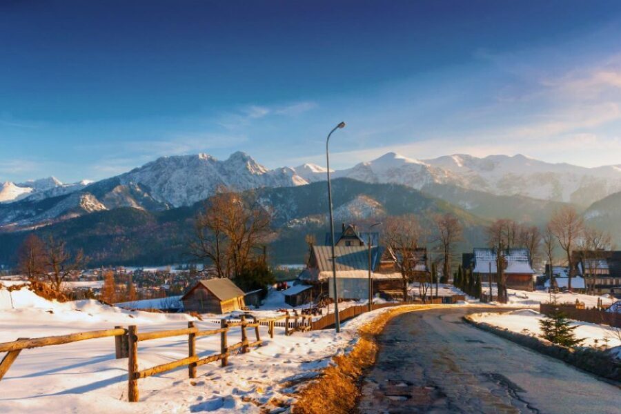 Krakow: Zakopane Tatra Mountains, Cable Car, Local Tasting - Zakopane town with 3 hours free time: the best way to do lunch and shopping