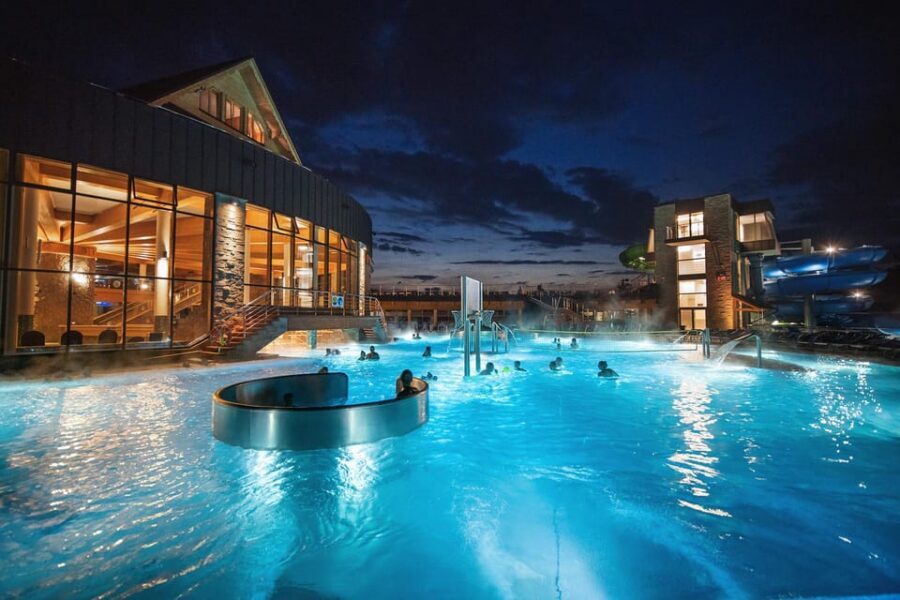 Krakow: Zakopane-Thermal Bath(Evening Time)with Hotel Pickup - Chochołowskie Termy in the evening: 3 hours to soak properly