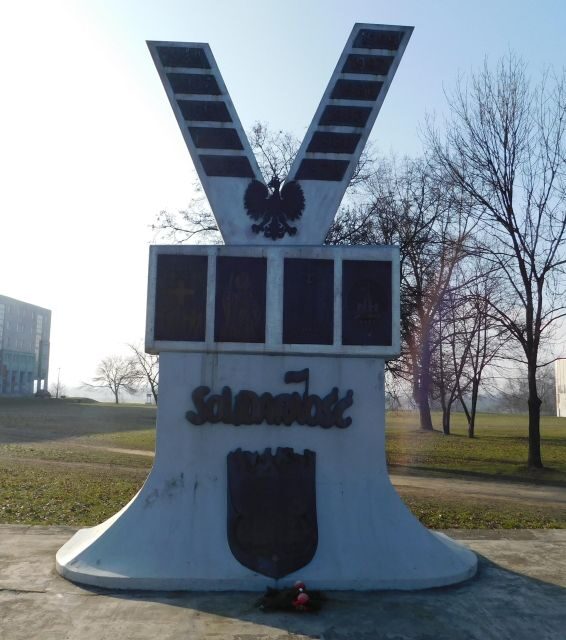 Nowa Huta – a guided tour of a utopian socialist city - Our Lady Queen of Poland Church and the battle for the cross
