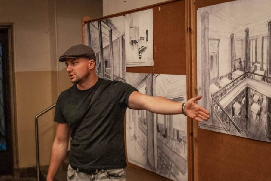 Nowa Huta: Steelworks Administration Buildings/Shelters Tour - Optional vintage car photos and expanding to district sightseeing