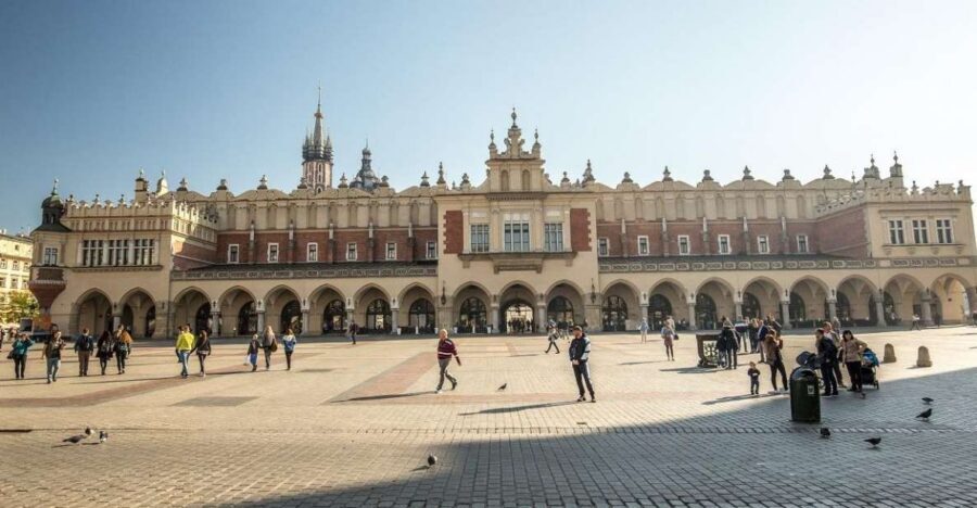 Old Town, St. Mary's Basilica and Rynek Underground Tour - Key highlights worth your time