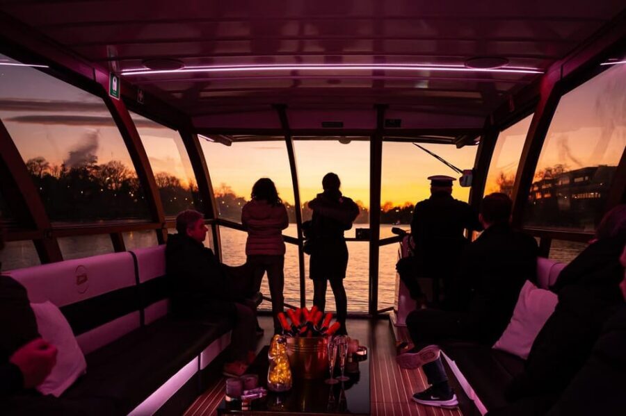 Picturesque Cruise on the Vistula in the Heart of Krakow - The English-guided experience and what it covers