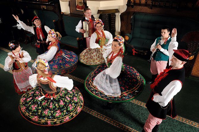 Polish Folk Show with 3 course dinner in Krakow legendary restaurant - Audience participation: fun if you’re game, less fun if you’re not