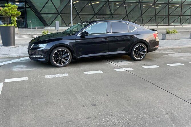 Private Transfer from/to Krakow Airport - Kraków Airport pickup: finding your driver fast