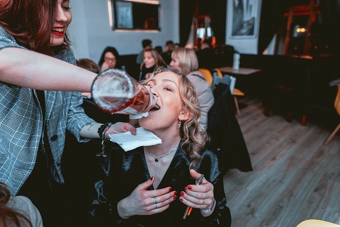 Pub Crawl + Unlimited Drinks + VIP entry + Drinking Games & Photographer - Staying with the group when the crowd is large