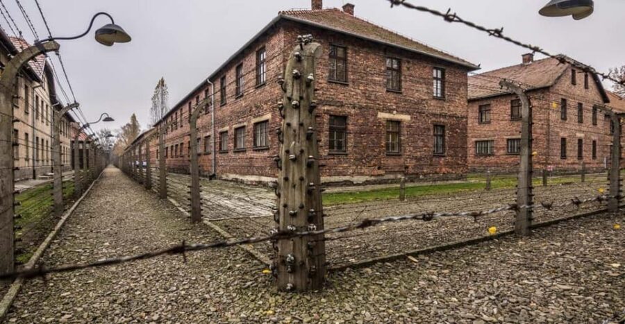 RoundTrip from Krakow to Auschwitz + Entrance Tickets - The drive to Auschwitz: what fills the 1.5 hours