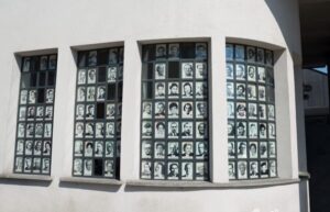 Schindler's Factory and Jewish Ghetto Guided Tour - The ghetto walk: connecting walls to everyday choices
