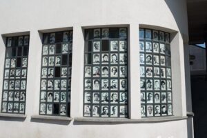 Schindler's Factory and Jewish Ghetto Walking Tour in Kraków - Walking the Kraków Ghetto: what’s left and what you’ll notice