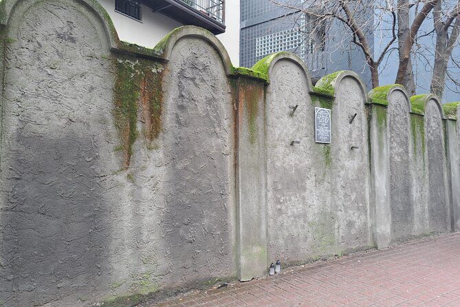 Schindler's List excursion incl. Płaszów with Dutch guide - Schindler’s List Passage and the courtyard you’ll recognize