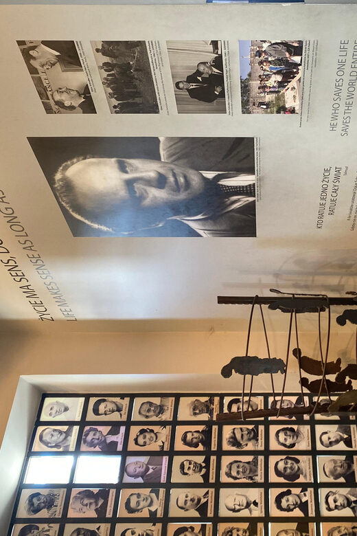 Schindler's List Movie Tour: Historic Sites & Film Location - Meeting at ul. Szeroka and starting by the Old Synagogue