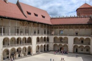 Skip-the-Line Wawel Castle Chambers Private Tour - Entering Wawel Castle State Rooms: the timed win