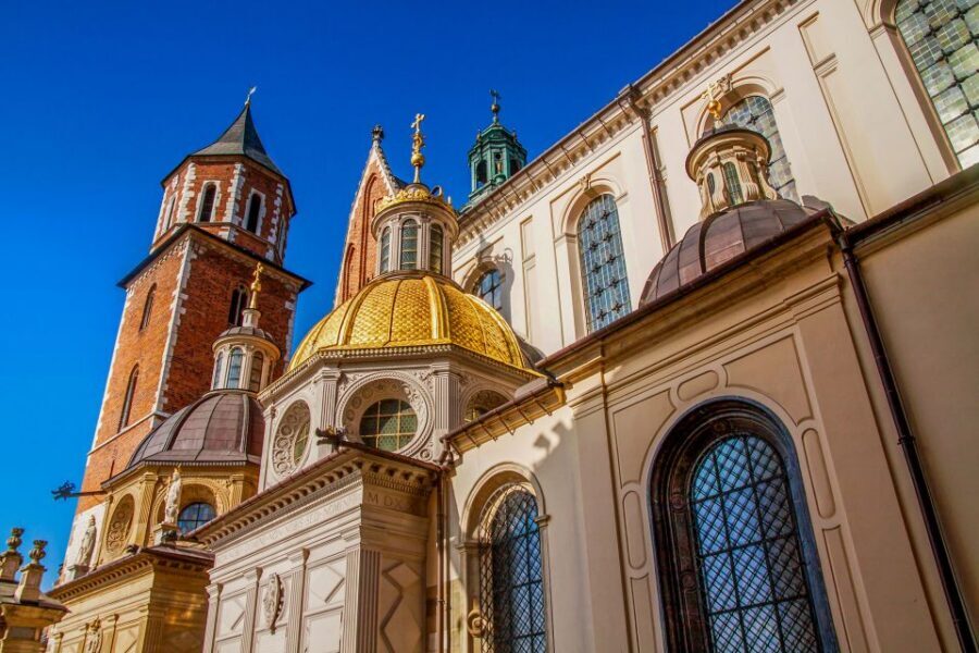 Skip-the-Line Wawel Castle Chambers Private Tour - Crown Treasury in the 4-hour option: insignia with “Golden Ages” context