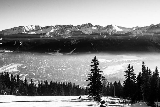 SLOVAKIA PRIVATE TOUR with ZAKOPANE - Orava Castle to Zakopane: why this day feels like two worlds