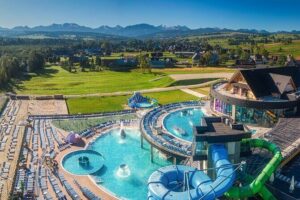 Swim in Chocholow Thermal Baths with an Optional Zakopane Visit - From Krakow to Chocholów: pickup, ride time, and how the day flows