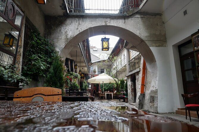 Tour via Kazimierz Quarter by Golf Cart with Schindler's Museum in Krakow - Golf Cart to Kazimierz: why this format works