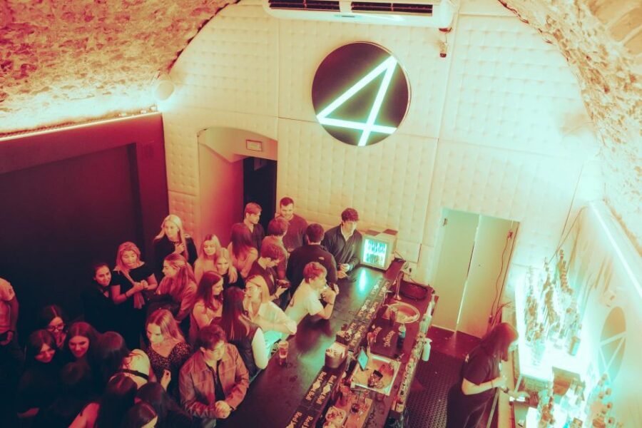 VIP Club Entry and Booth Booking - Skip the Line in Old Town Krakow: From Street to Sound Fast