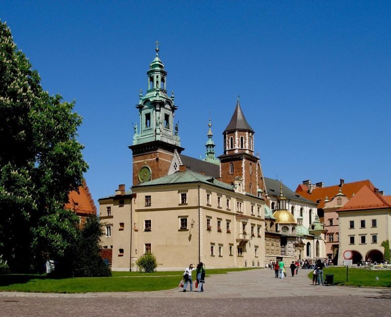 Wawel Castle, Old Town with St. Mary's Church Guided Tour - Should you book this Wawel and Old Town guided tour?